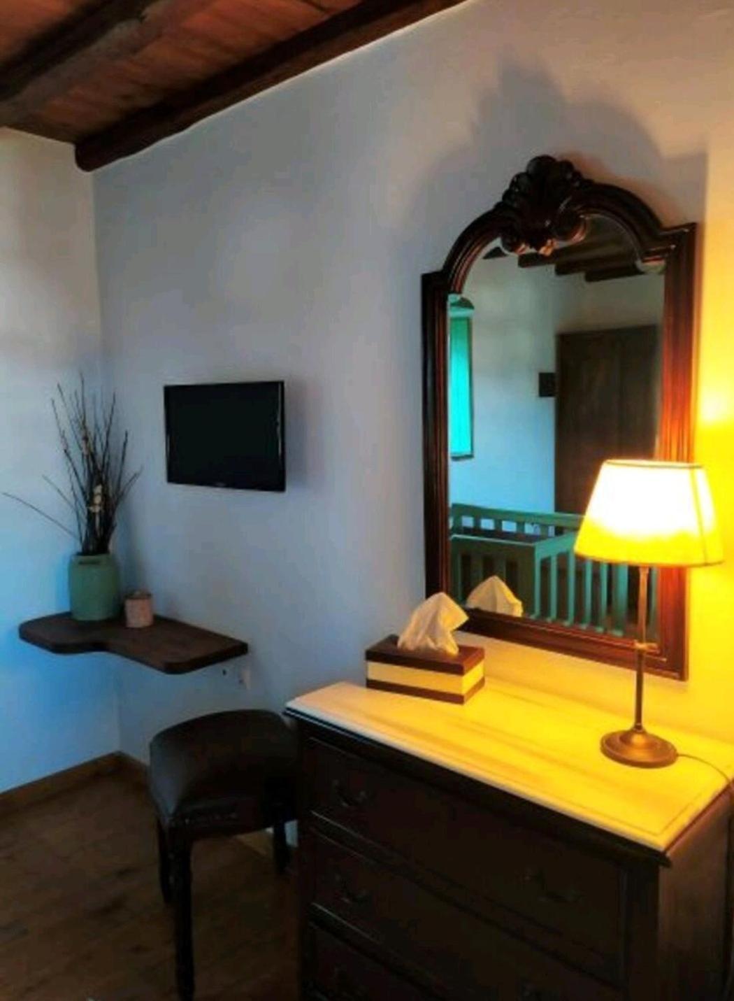 Smith's House In Plaka * Adamantas (Milos)