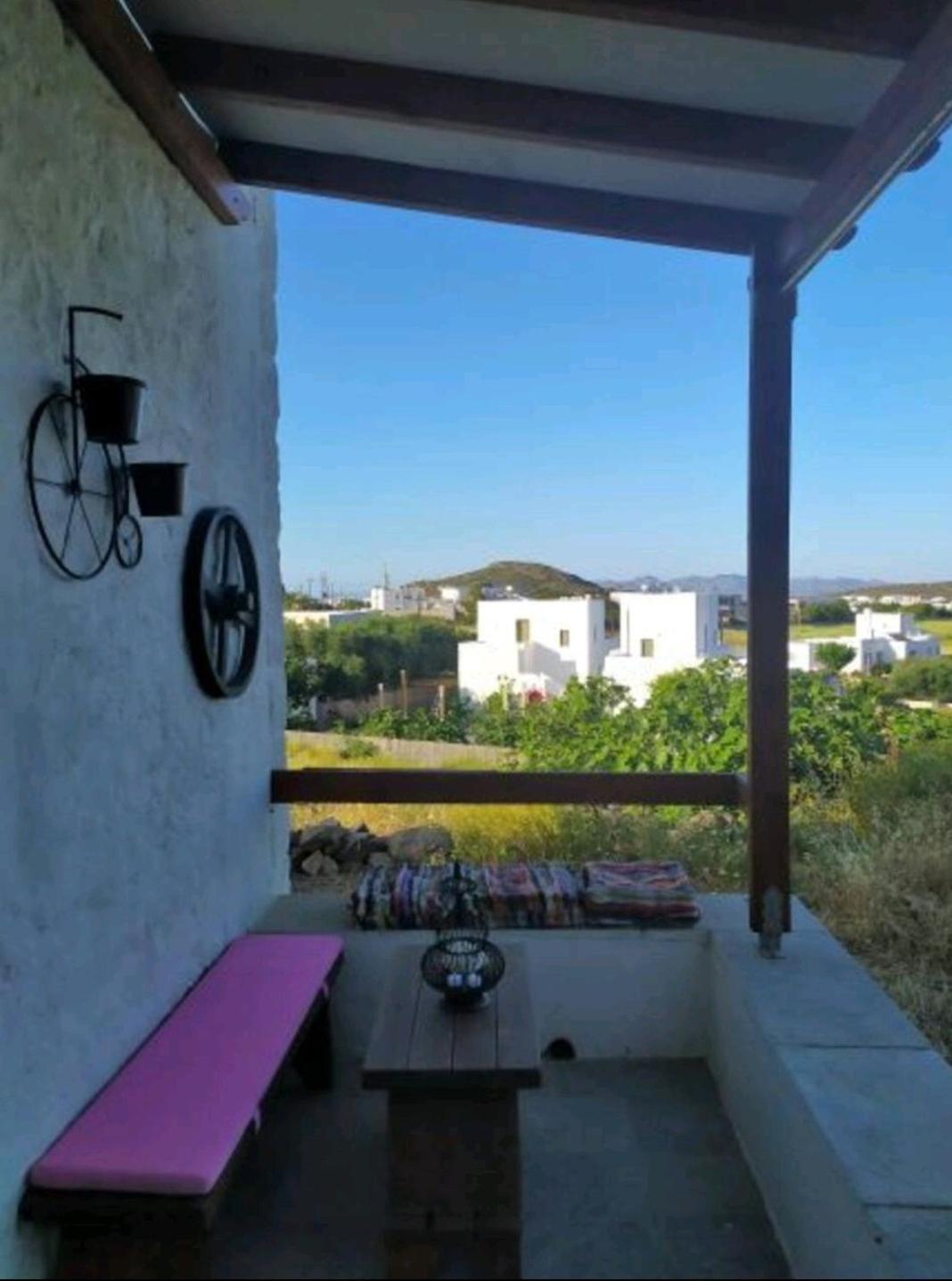 Smith's House In Plaka Adamantas (Milos)
